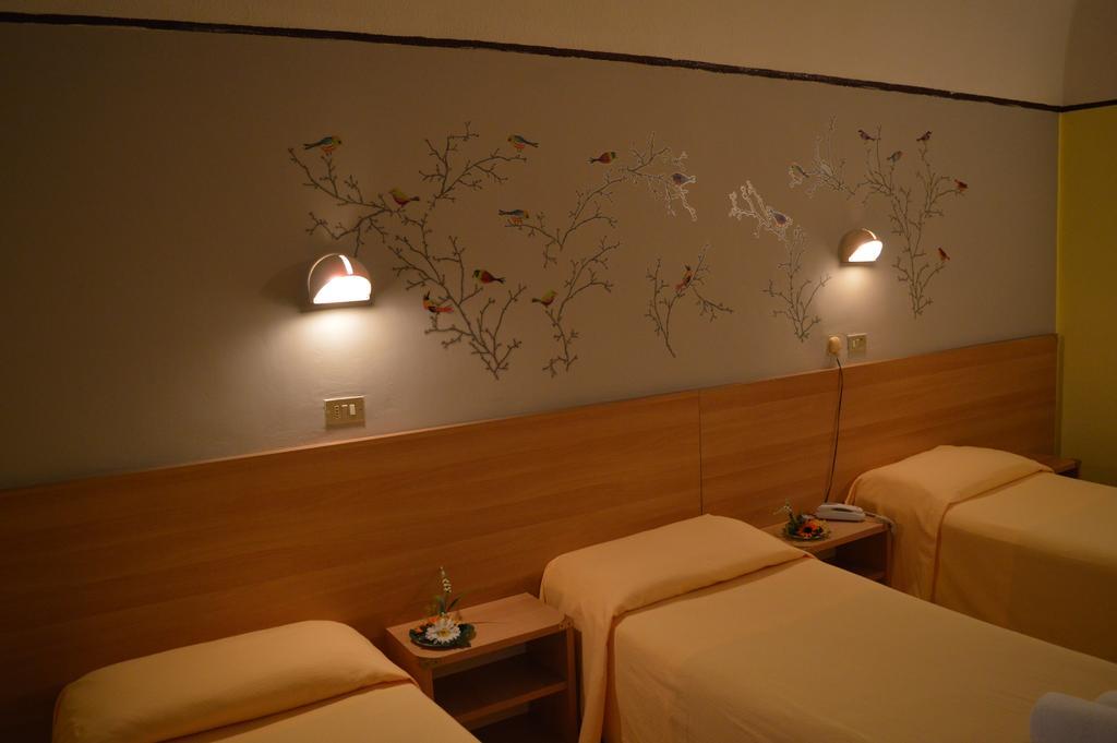 Hotel Stazione โนวารา ภายนอก รูปภาพ