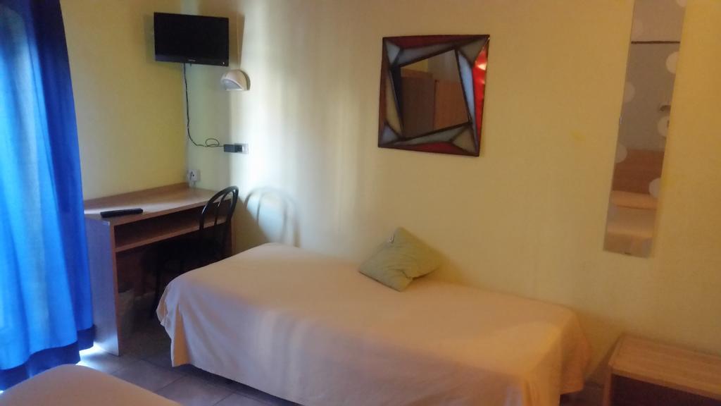 Hotel Stazione โนวารา ภายนอก รูปภาพ